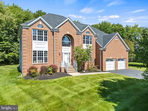 72 Mcfarlane Cir, Monroe Township, NJ 08831