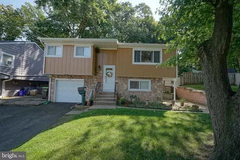 54 Sadowski Dr, Old Bridge, NJ 08857