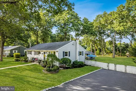 55 Texas Rd, Monroe Township, NJ 08831