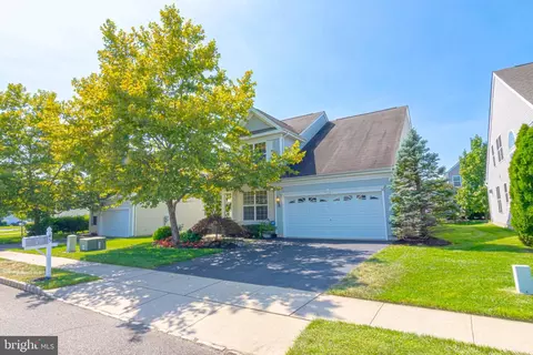 45 Stony Path Dr, Dayton, NJ 08810