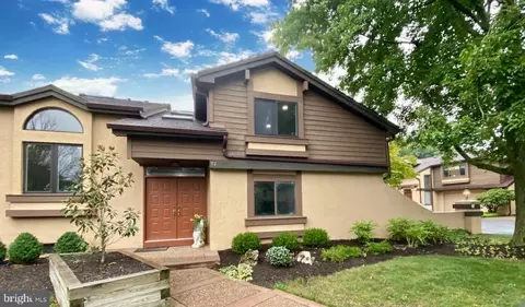 97 Sayre Dr, Princeton, NJ 08540
