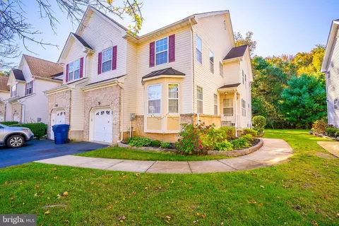 26 Hawthorne Rd, North Brunswick, NJ 08902