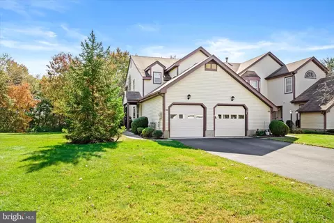 30 D Edinburgh Dr, Monroe Township, NJ 08831