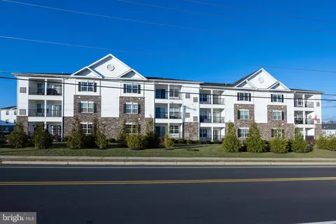 527 Tavern Rd, Monroe Township, NJ 08831