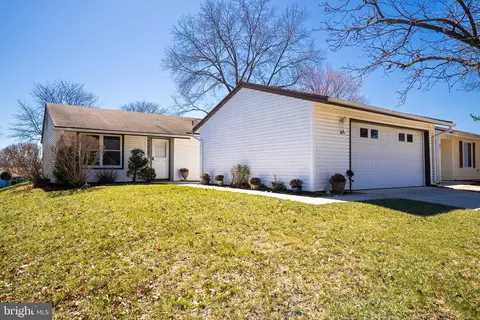 94 A Salix Plz, Monroe Township, NJ 08831