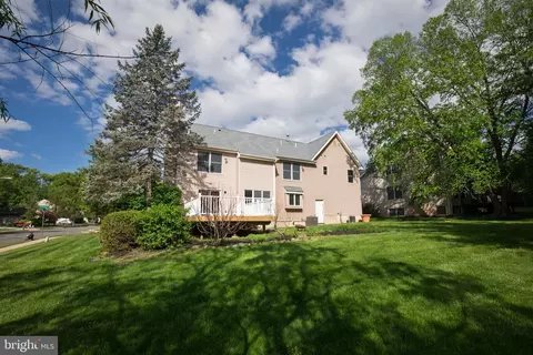 15 Pennyroyal Ct, Princeton, NJ 08540