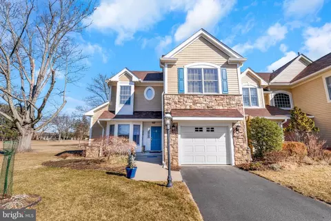 7 Green Leaf Ct, Princeton, NJ 08540
