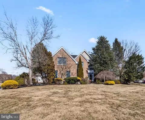 14 Barnyard Ct, Plainsboro, NJ 08536