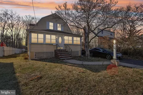 59 Amherst Ave, Colonia, NJ 07067
