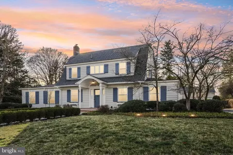 135 N Main St, Cranbury, NJ 08512