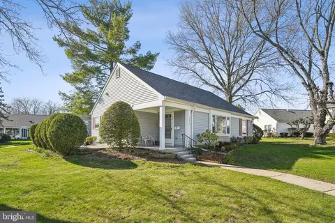 261 C Middlebury Ln, Monroe Township, NJ 08831