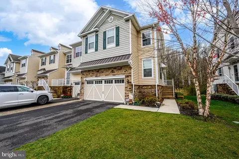 39 Nelson Dr, Cranbury, NJ 08512