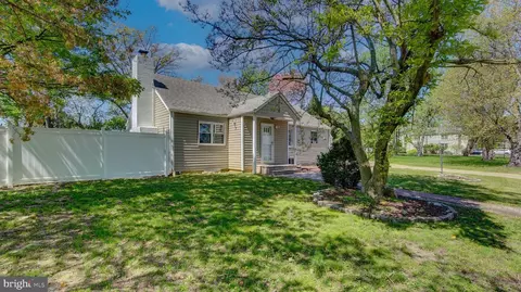 23 Serviss Ave, East Brunswick, NJ 08816
