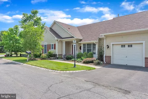 2 Larch Way, Princeton, NJ 08540