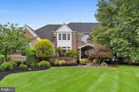 5 Stults Dr, Plainsboro, NJ 08536