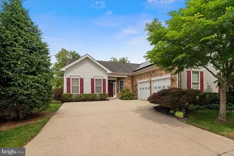 3 Mercer St, Plainsboro, NJ 08536