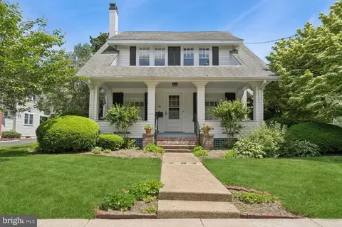 84 N Main St, Cranbury, NJ 08512