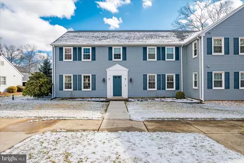 36 Concord Ln #B, Monroe Township, NJ 08831
