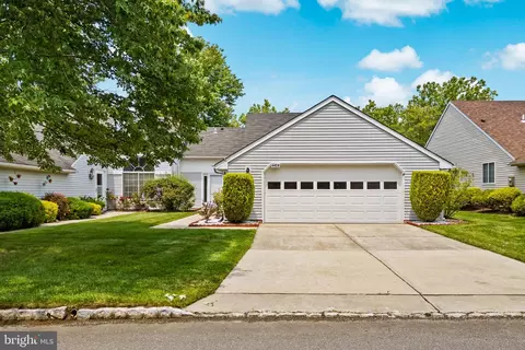 642 B Madison Dr, Monroe Township, NJ 08831