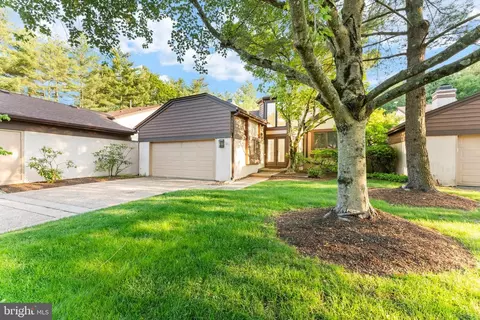 189 N Sayre Dr, Princeton, NJ 08540