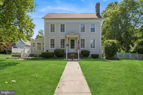 59 S Main St, Cranbury, NJ 08512