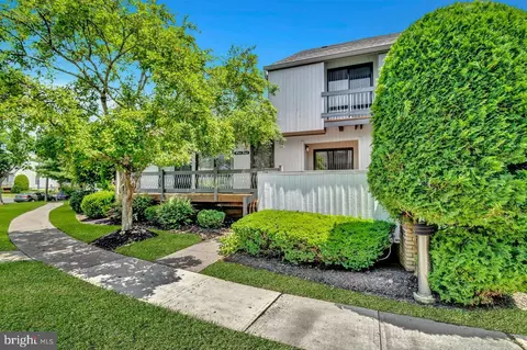 22 Witch Hazel Ct, Monmouth Junction, NJ 08852