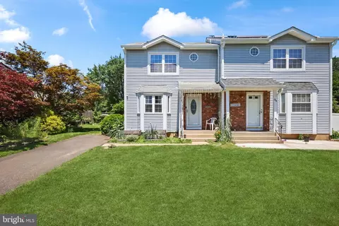 36 Hannah Dr, Dayton, NJ 08810