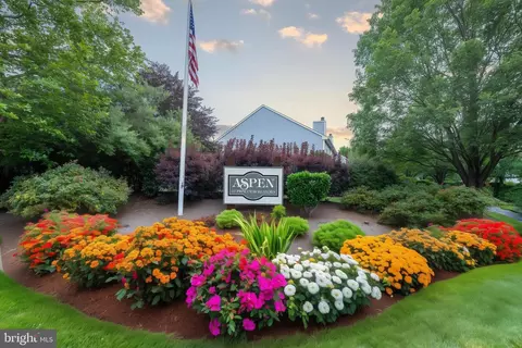 1211 Aspen Dr, Plainsboro, NJ 08536