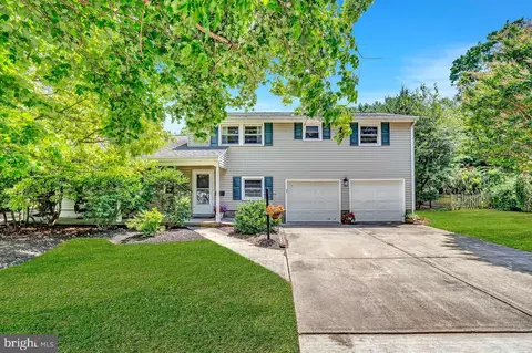 20 Ryan Rd, Cranbury, NJ 08512
