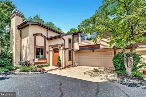 107 Sayre Dr, Princeton, NJ 08540