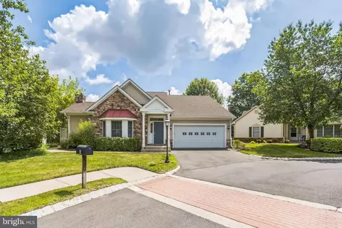 4 Azalea Ct, Princeton, NJ 08540
