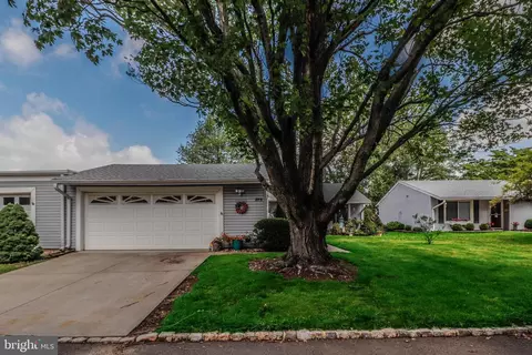 109 B Hemlock Plz, Monroe Township, NJ 08831