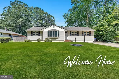 174 Hardenburg Ln, Milltown, NJ 08850