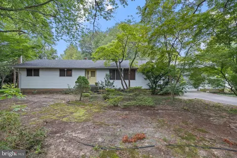 26 Bentley Rd, Monroe Township, NJ 08831