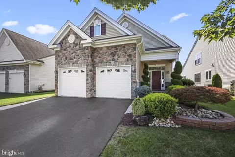 20 Draw Bridge Dr, Monroe Township, NJ 08831