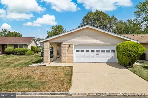 297 A Yardley Dr, Monroe Township, NJ 08831