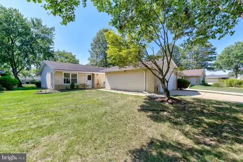 301 Yardley Dr #A, Monroe Township, NJ 08831