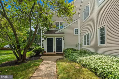 90 H Winthrop Rd, Monroe Township, NJ 08831