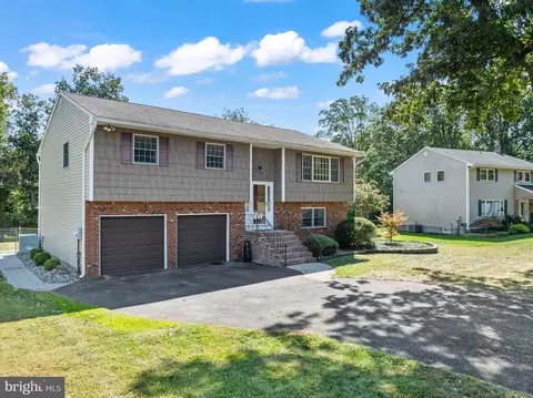 9 Downing Dr, East Brunswick, NJ 08816