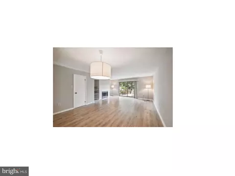 199 Hampshire Dr, Plainsboro, NJ 08536