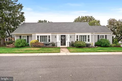546 B Springfield Way, Monroe Township, NJ 08831