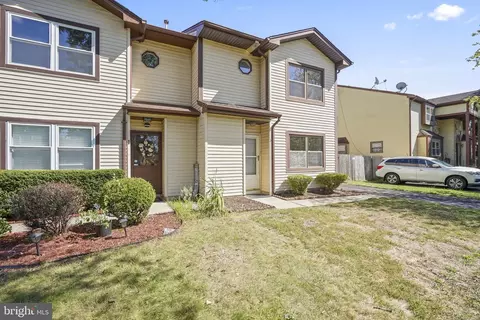 3 Hannah Dr, Dayton, NJ 08810