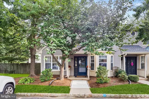 212 Ash Ct, Monmouth Junction, NJ 08852