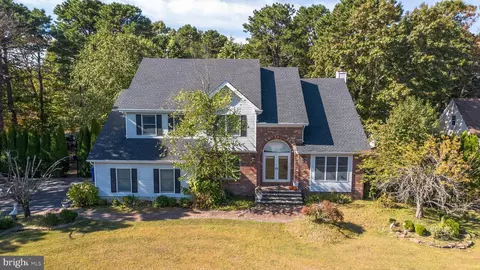 11 Hampton Rd, Monroe Township, NJ 08831