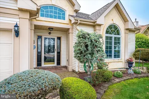 136 Birmingham Ln, Monroe Township, NJ 08831