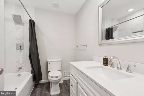 Bath - 5 Waverly Dr E, Edison, NJ 08817 photo 2 of 2