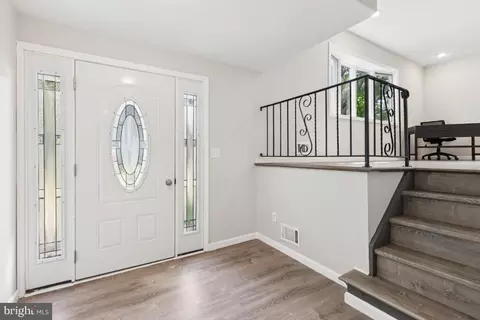 Entry Way - 5 Waverly Dr E, Edison, NJ 08817 photo 6 of 8