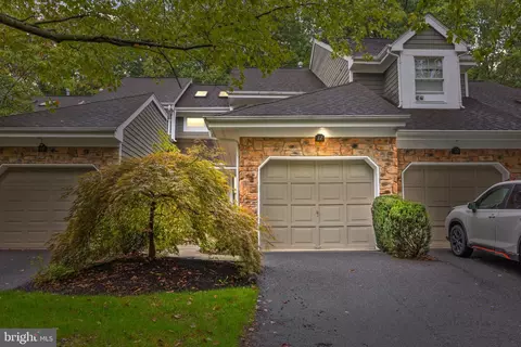 12 Caraway Ct, Princeton, NJ 08540