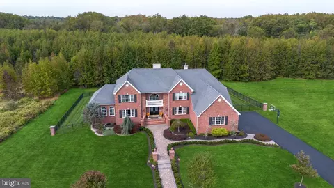 15 Sunny Ct, Monroe Township, NJ 08831