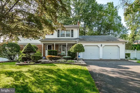 12 Gladstone Dr, East Brunswick, NJ 08816